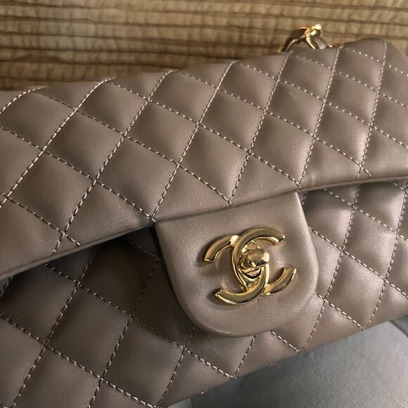 Chanel Quilted Classic Leather Flap Bag - Picture 9 of 16